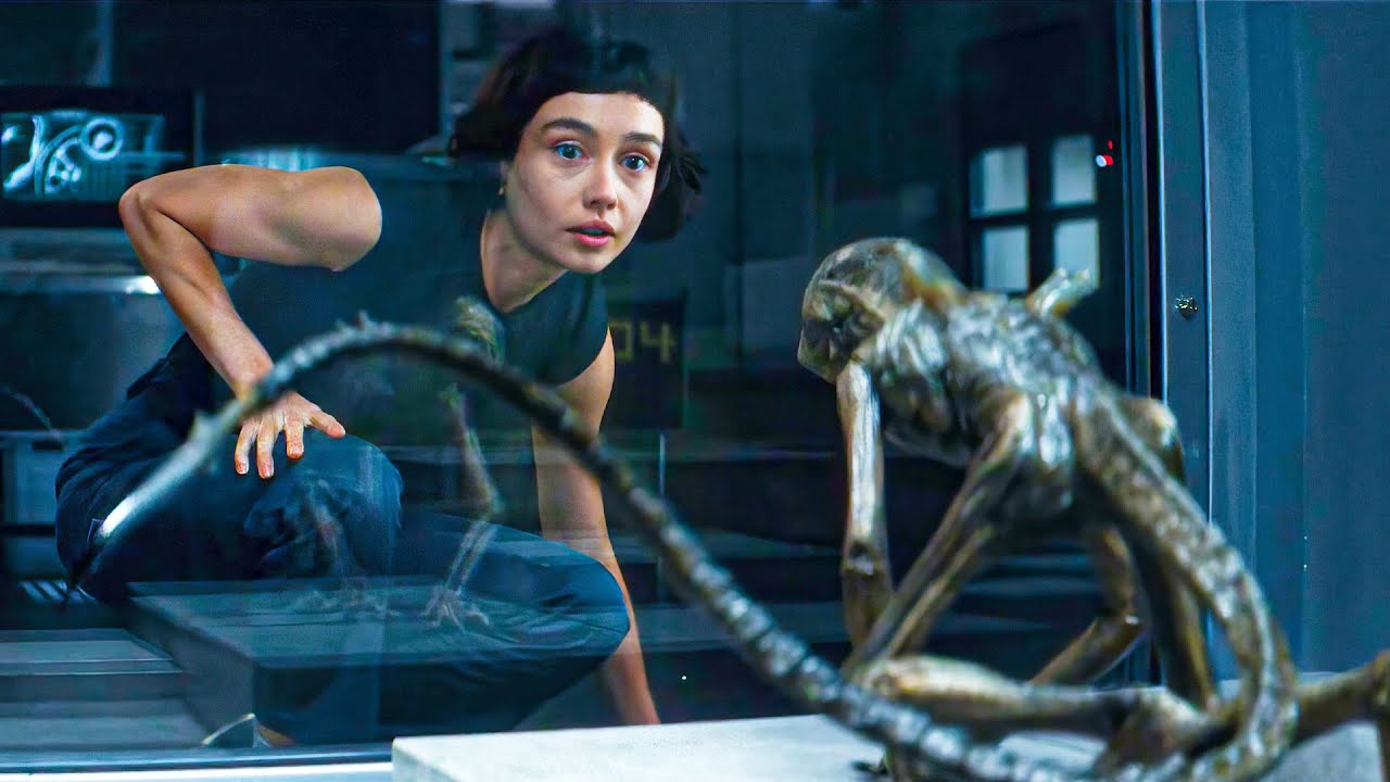 🌍 In 2120, Earth Turns Into Chaos as a Spaceship Carrying Deadly Aliens Crashes in the Middle of a City 🚀👽 | Full Movie Recap